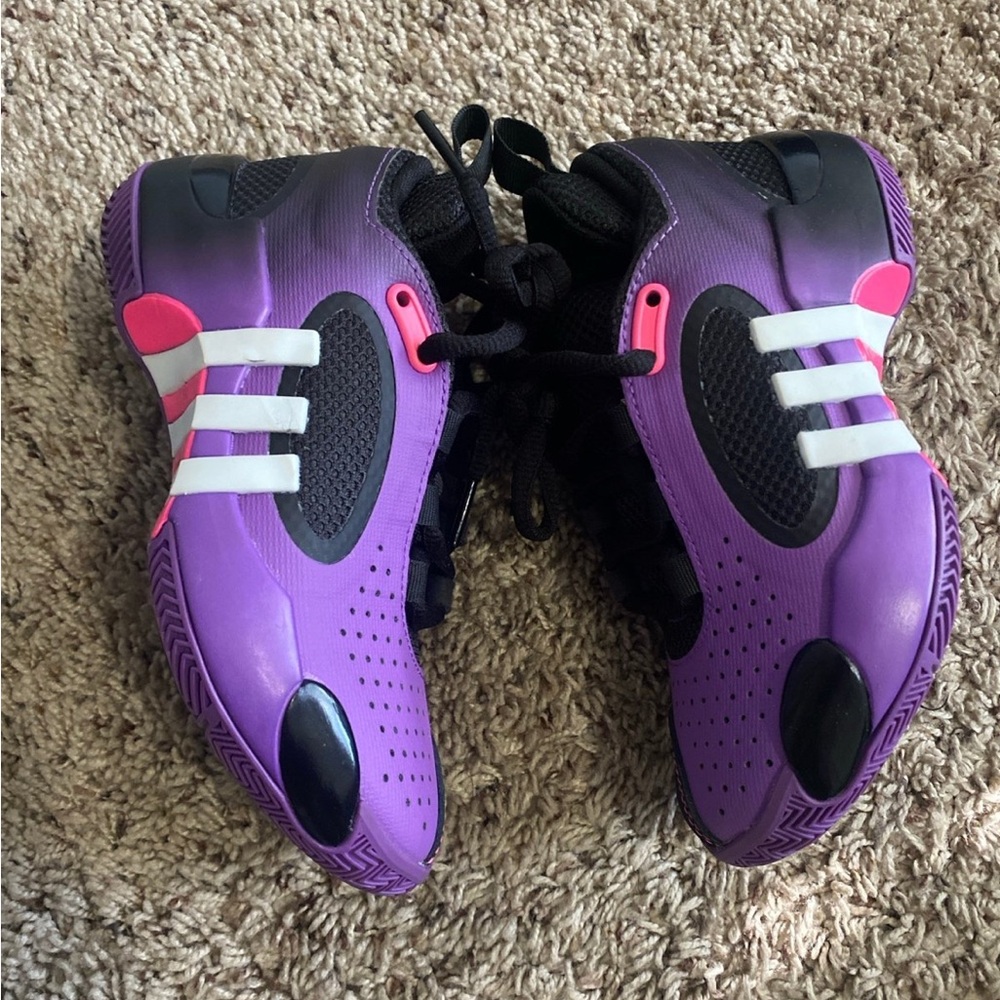 Adidas DON Issue 5  (basketball shoes)